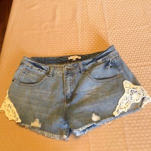 Blue jean shorts by blu-pepper